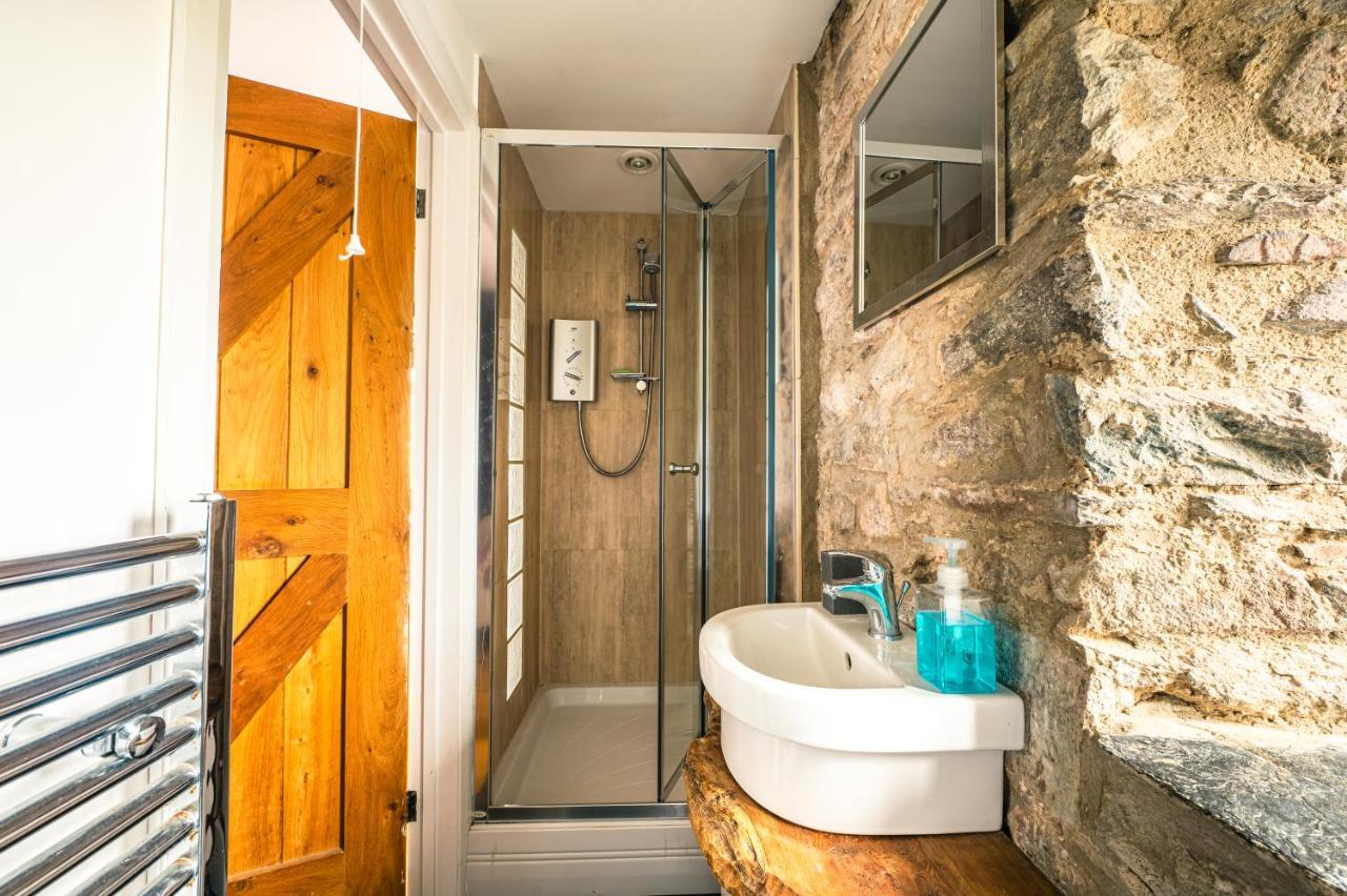 Stunning Converted Granary In Heart Of St Davids Apartment Exterior photo