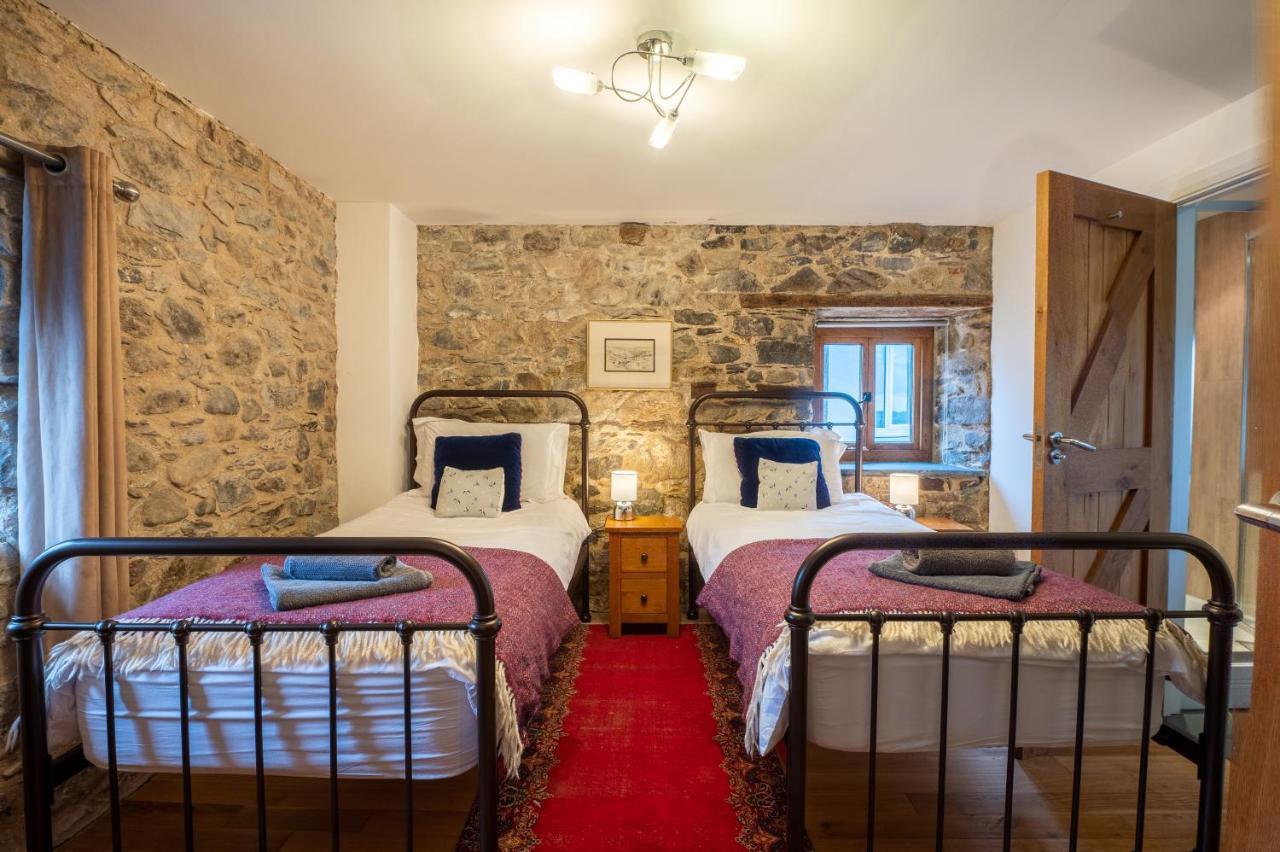 Stunning Converted Granary In Heart Of St Davids Exterior photo