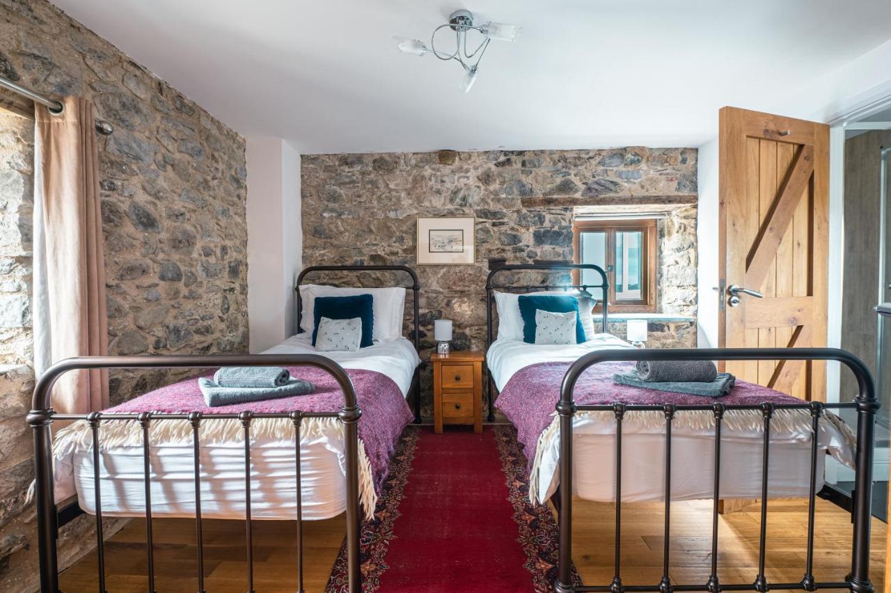 Stunning Converted Granary In Heart Of St Davids Exterior photo