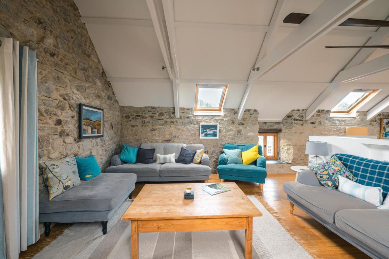 Stunning Converted Granary In Heart Of St Davids Apartment Exterior photo