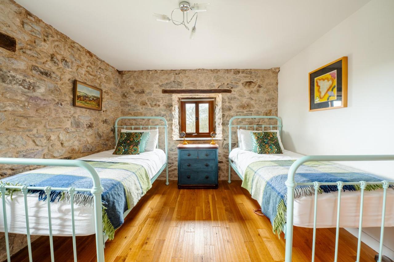 Stunning Converted Granary In Heart Of St Davids Exterior photo