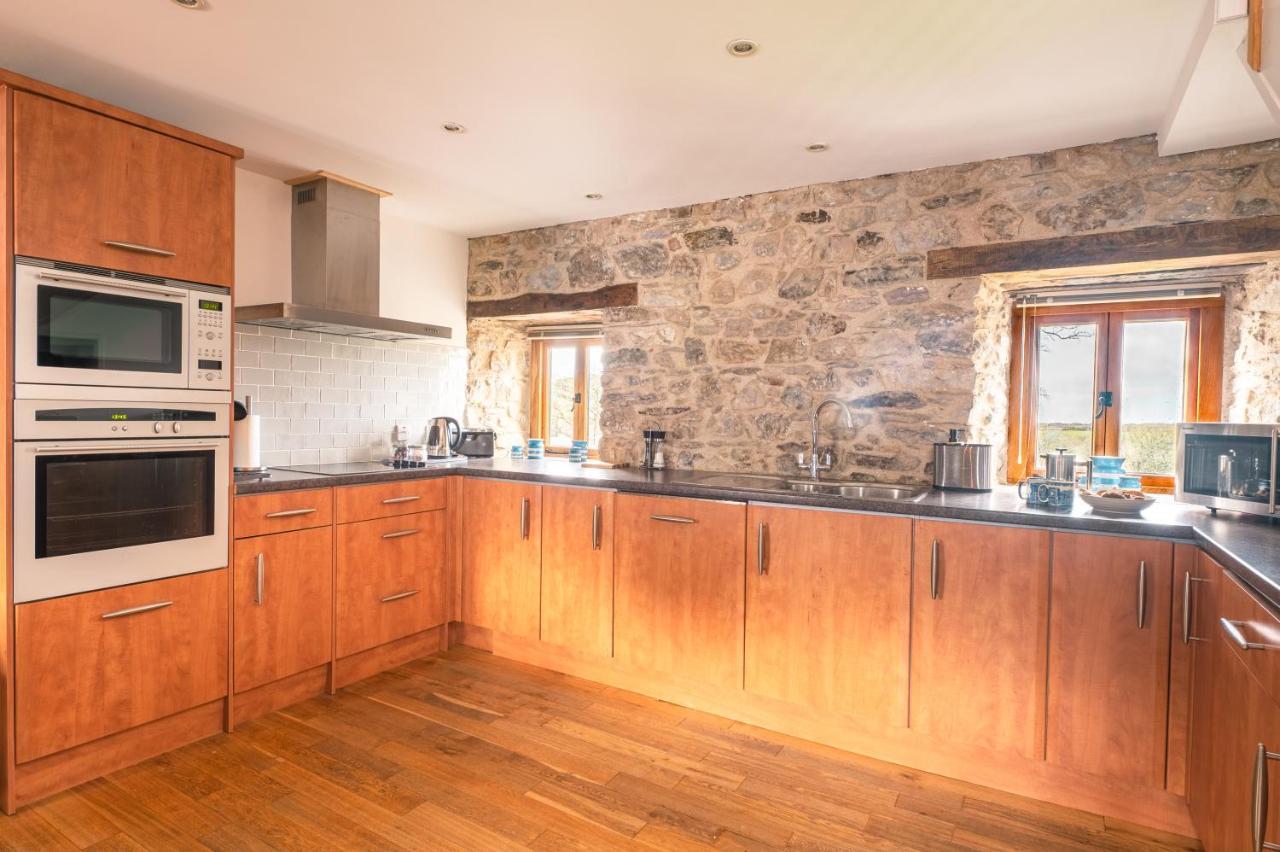 Stunning Converted Granary In Heart Of St Davids Exterior photo