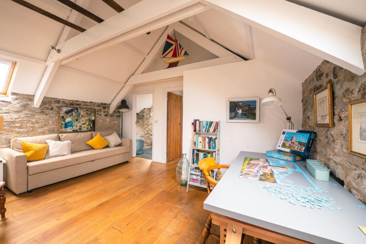 Stunning Converted Granary In Heart Of St Davids Exterior photo
