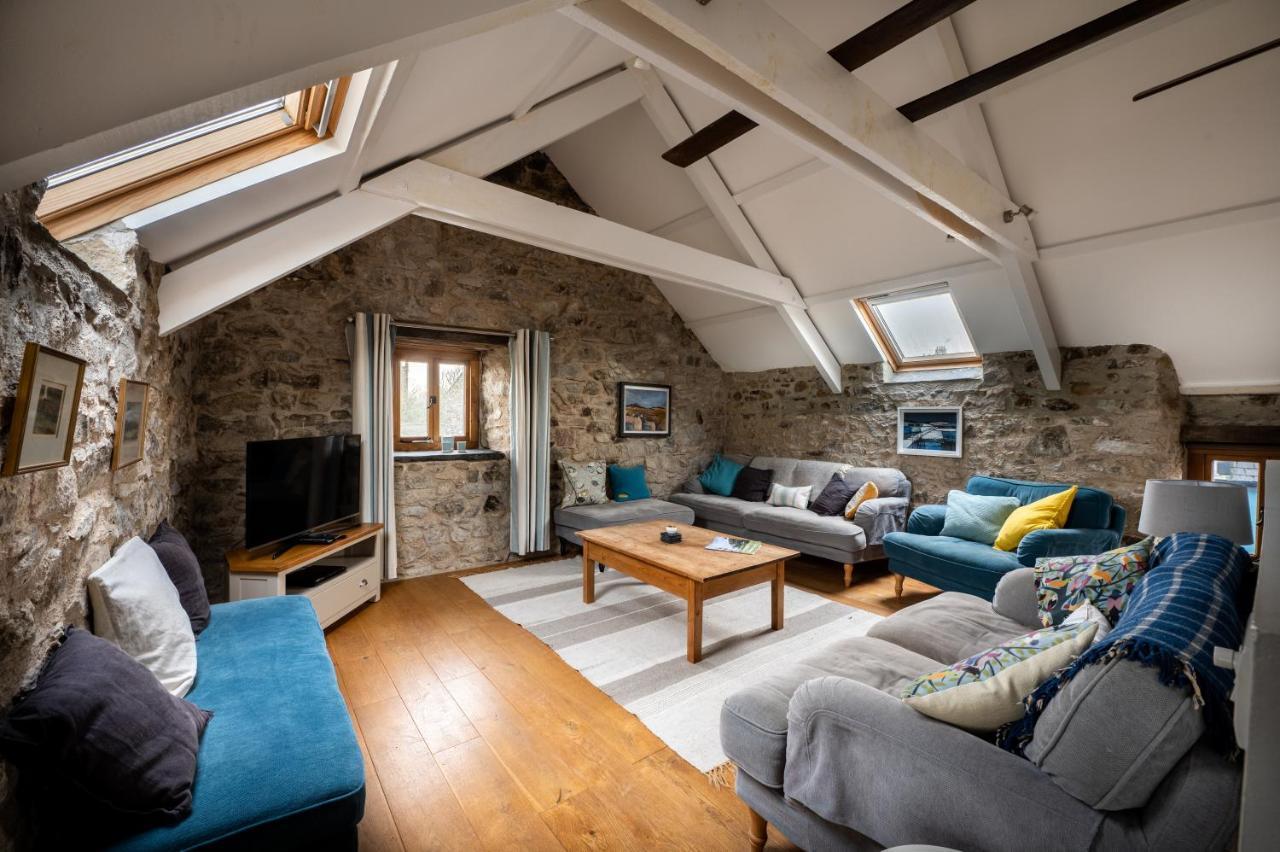 Stunning Converted Granary In Heart Of St Davids Exterior photo