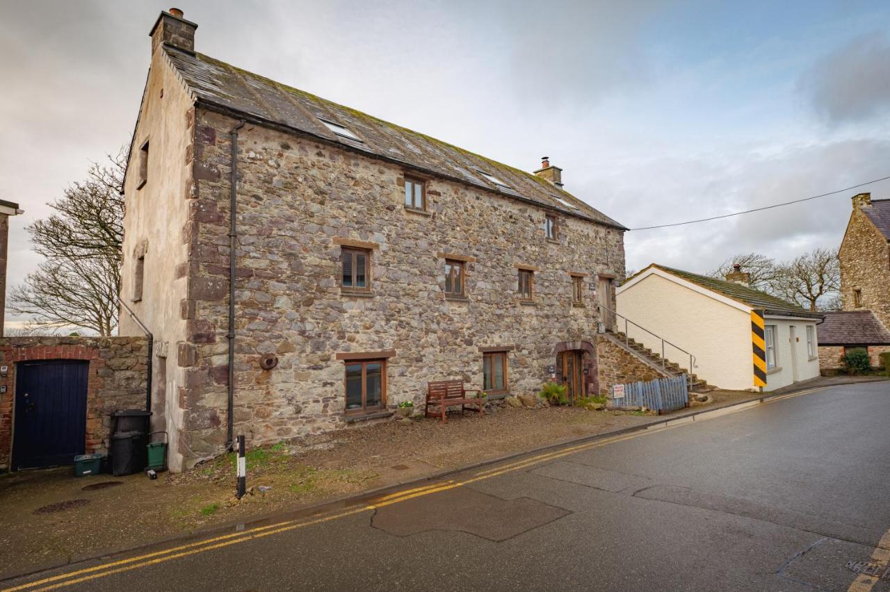 Stunning Converted Granary In Heart Of St Davids Exterior photo