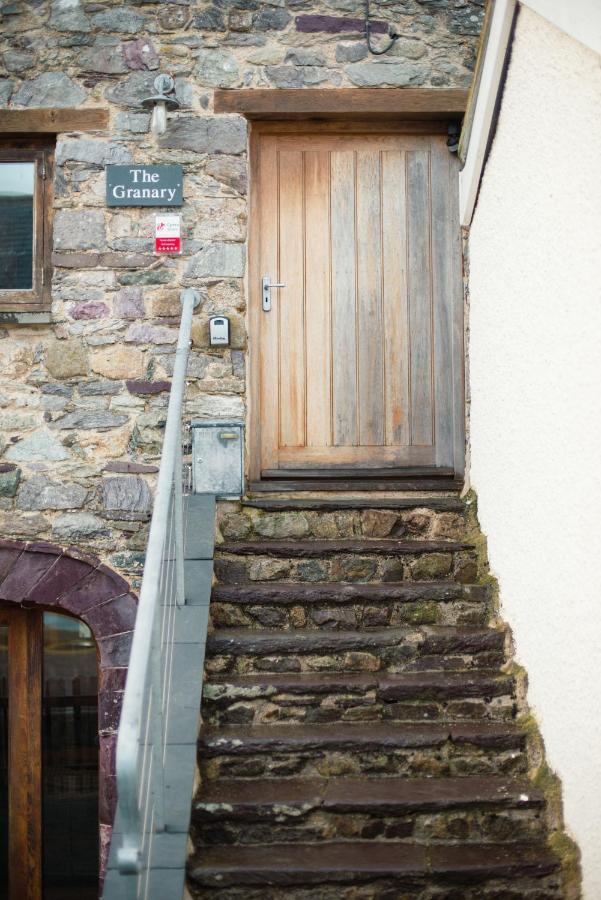 Stunning Converted Granary In Heart Of St Davids Apartment Exterior photo